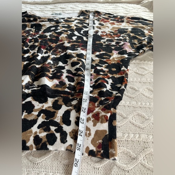 Sale! Joseph A. Long Sleeve Sweater with Oversized Sleeve Women’s Size M - Picture 12 of 15